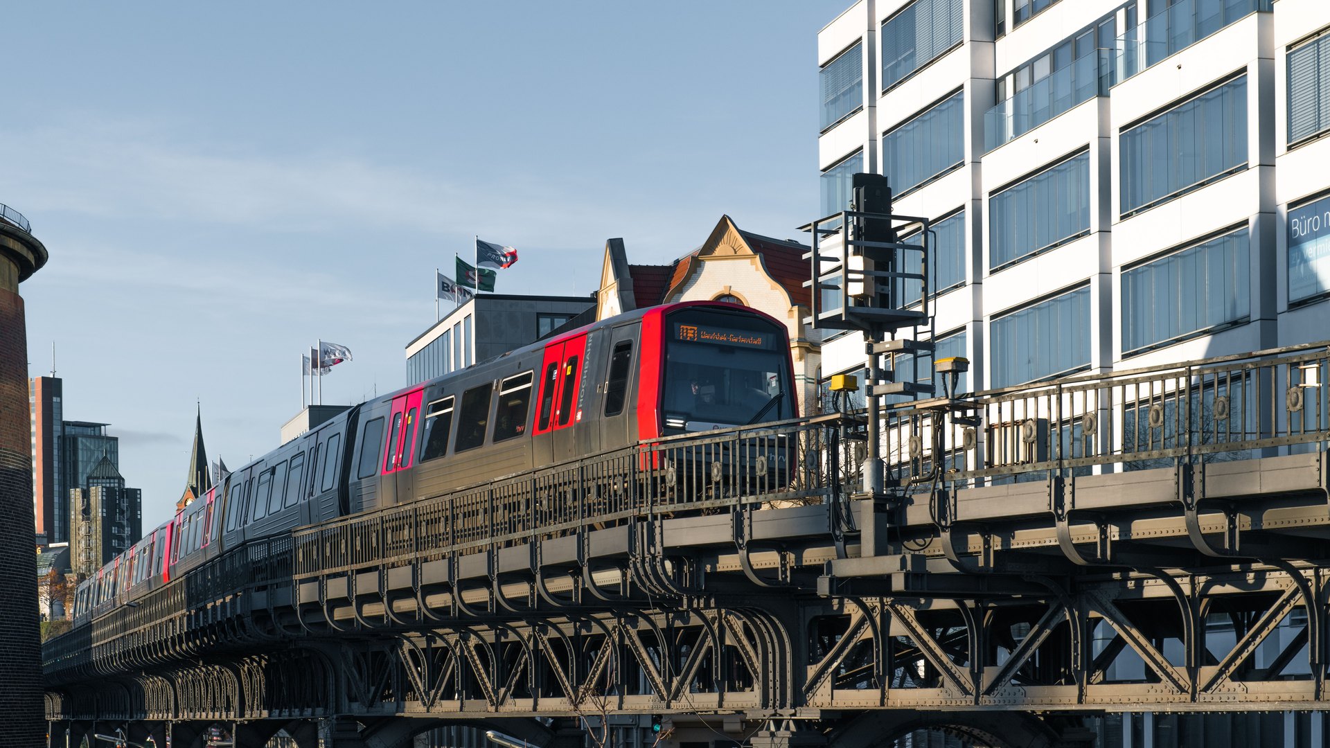 A Hamburg U-Bahn train on the line