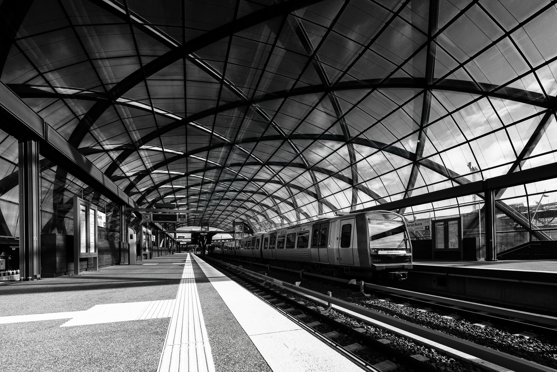 U4 line of the Hamburg U-Bahn — Billstedt ↔ Elbbrücken